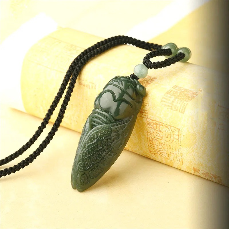 Natürliche Hetian Jade Zikade  – Beading Bewertung und Preis