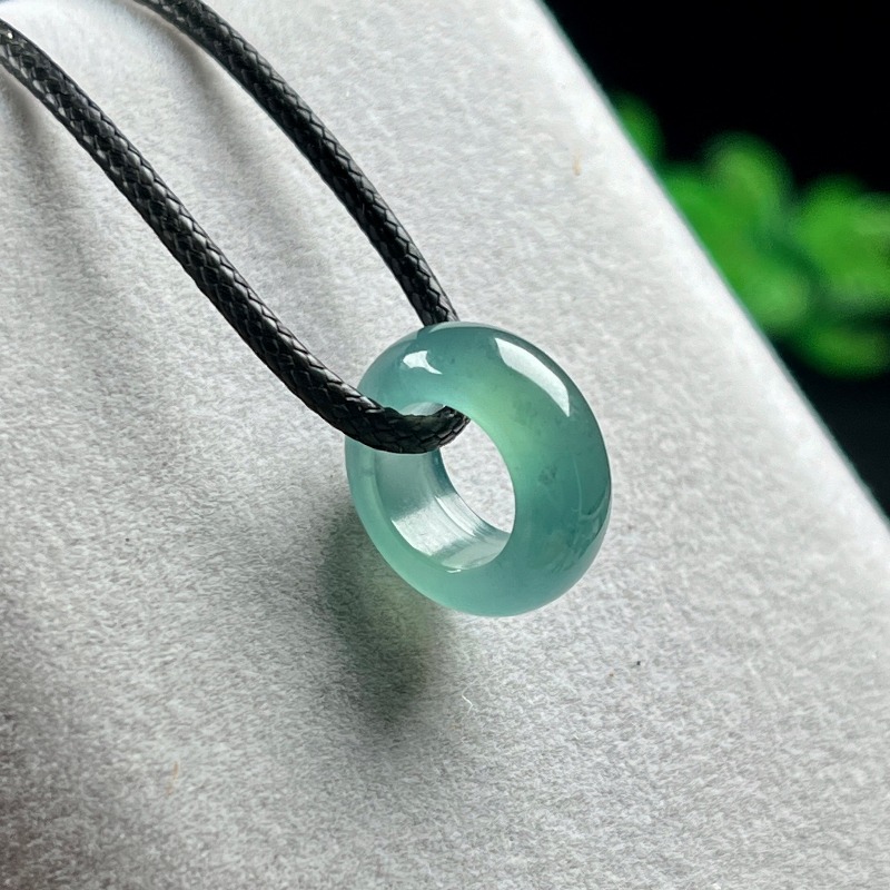 Natürlicher Smaragd Blauwasser – Beading Bewertung und Preis
